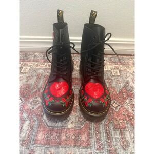 Dr. Martens 1460 Pascal Heart Black Leather Rose Embroidered Boots Womens 9 NEW